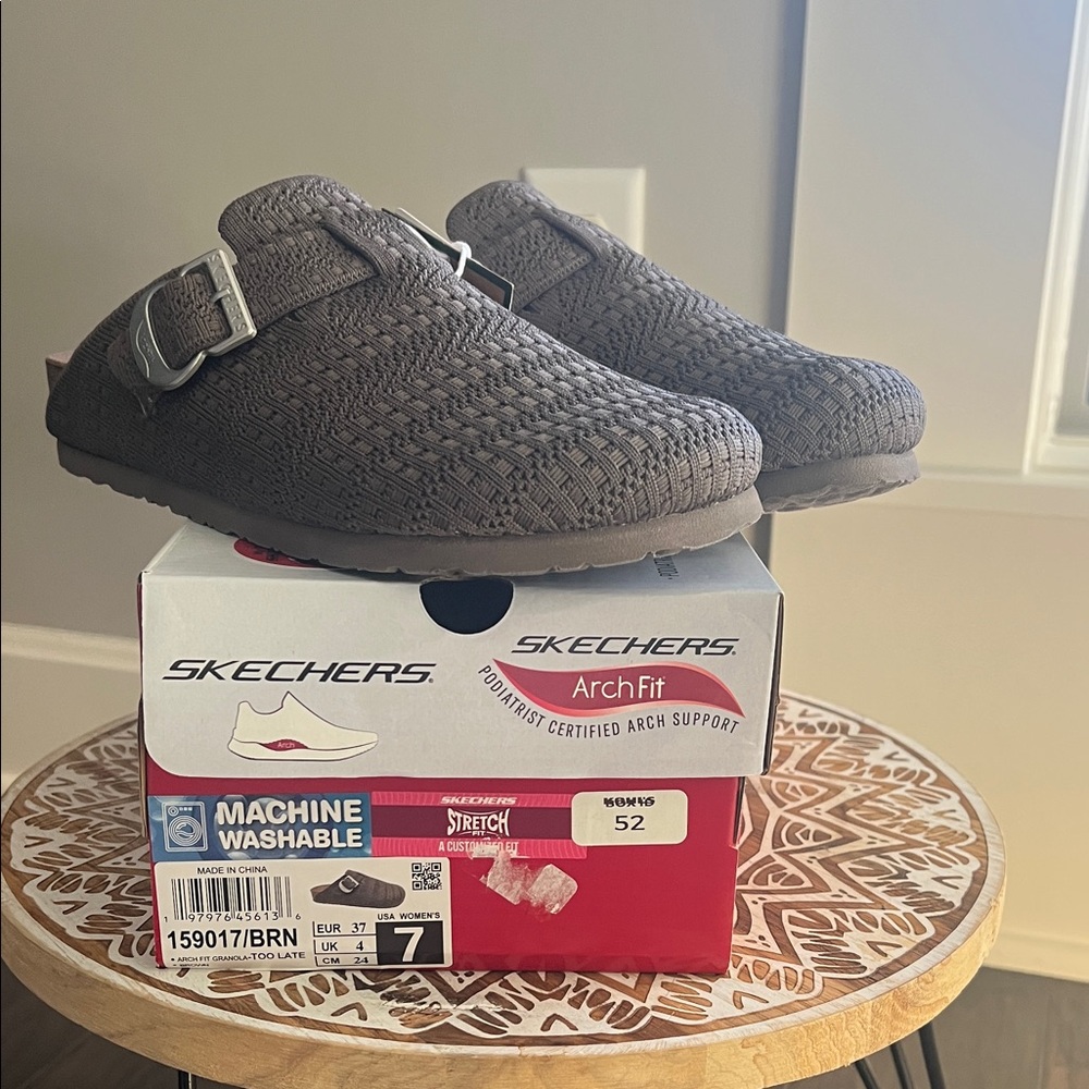 NWT Skechers Dark Brown Women’s Too Late Boho Mules Woven Slip-On Clogs size 7